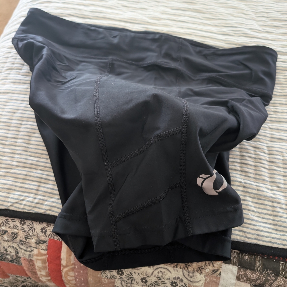 Pearl Izumi Women's Black Cycling Shorts Shorter Than Bermuda